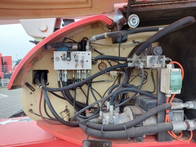 Sold - Articulated Boom Lift - View 3